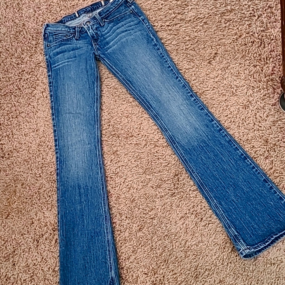 Hollister vintage jeans , low rise, next to new , size 1 reg